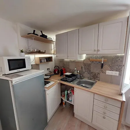 Refait A Neuf Dans La Cite Medievale Apartman Hyères