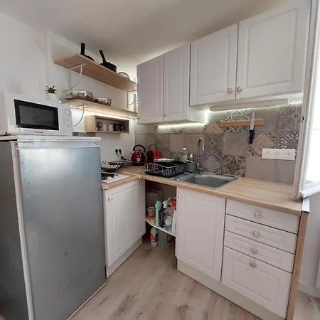 Refait A Neuf Dans La Cite Medievale Apartment Hyères