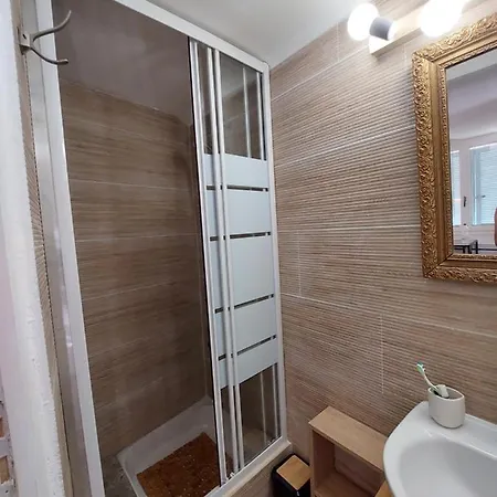 Apartment Refait A Neuf Dans La Cite Medievale