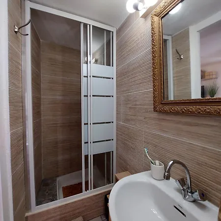 Apartment Refait A Neuf Dans La Cite Medievale