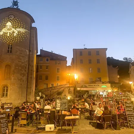 Apartment Refait A Neuf Dans La Cite Medievale Hyeres